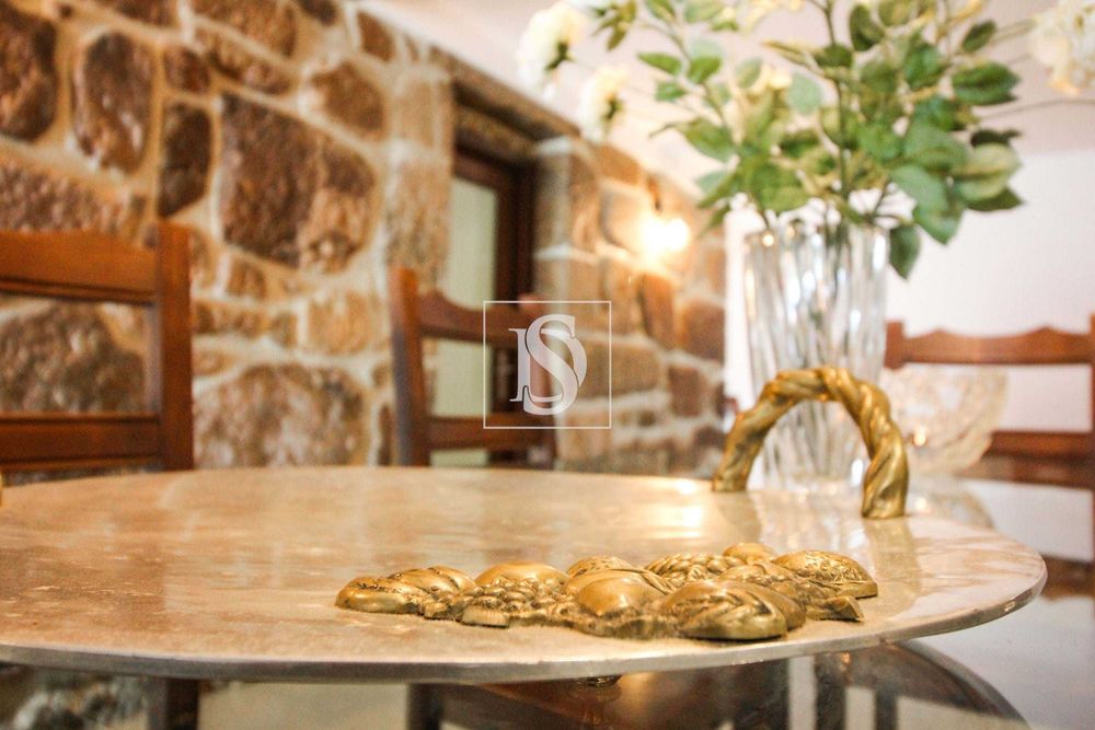 Incrível Moradia Independente com 1500m2 de Terreno para Venda