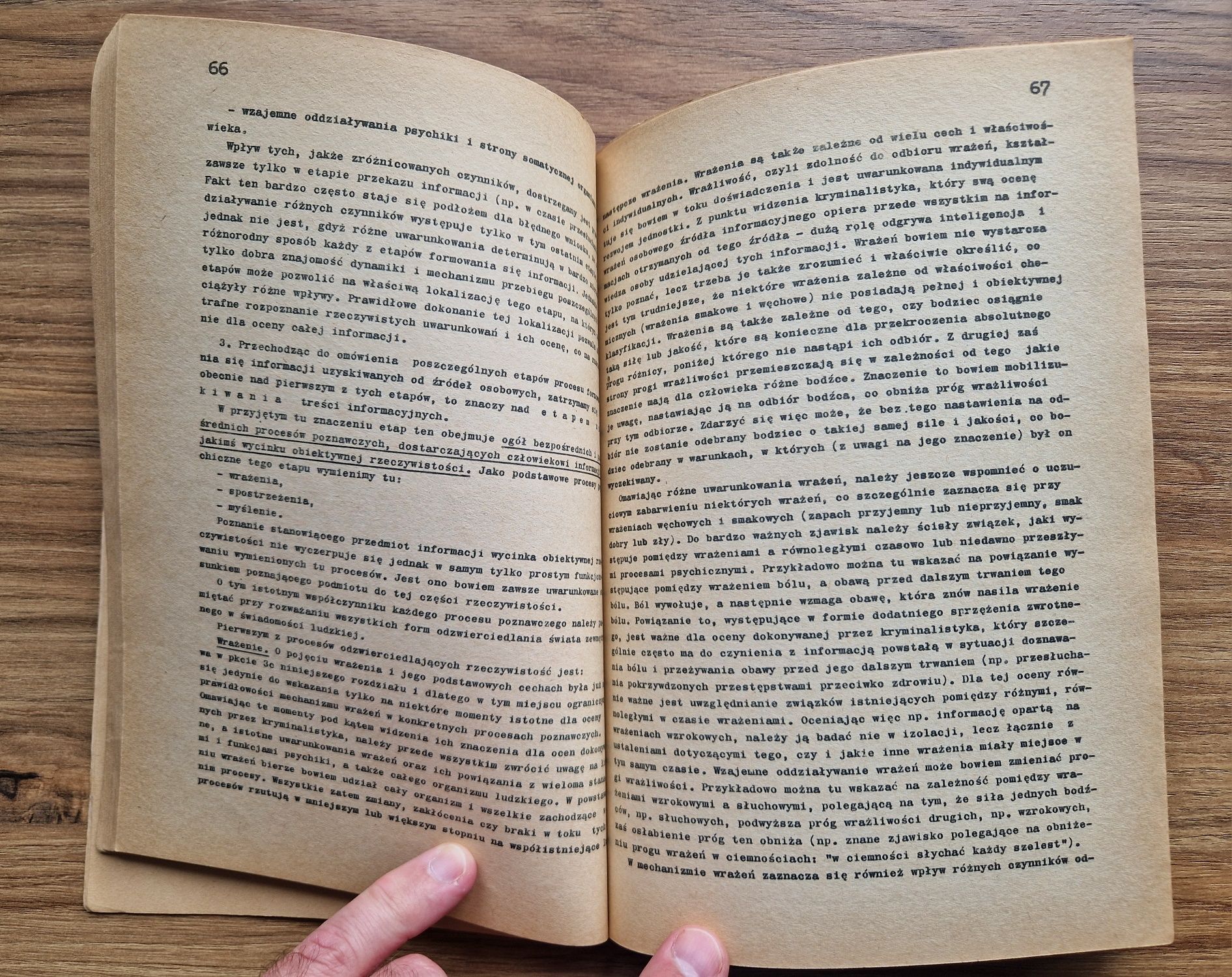 Kryminalistyka cz. I - S. Adamczak, T. Hanausek; skrypt z 1971 UNIKAT!