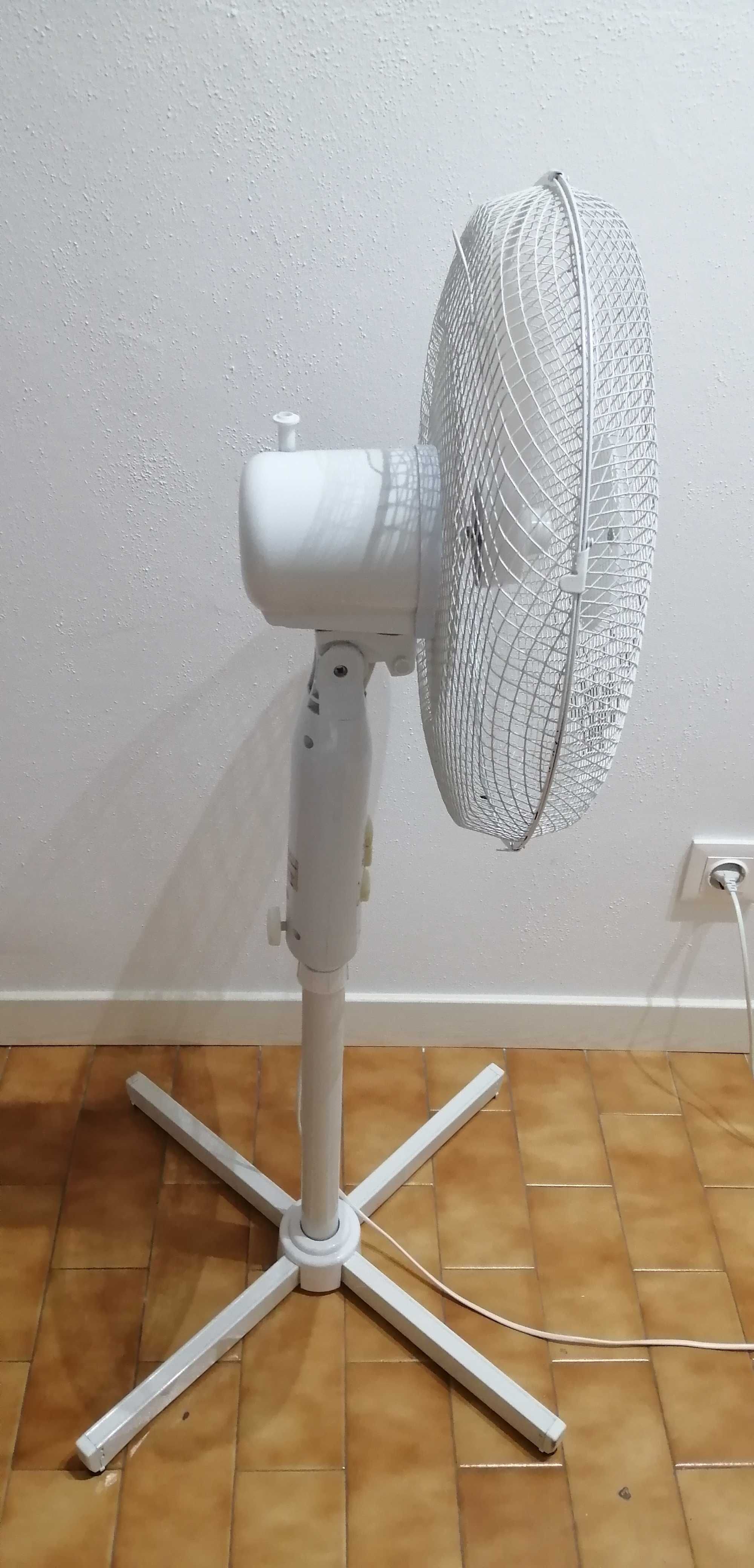 Ventoinha/ventilador de pé