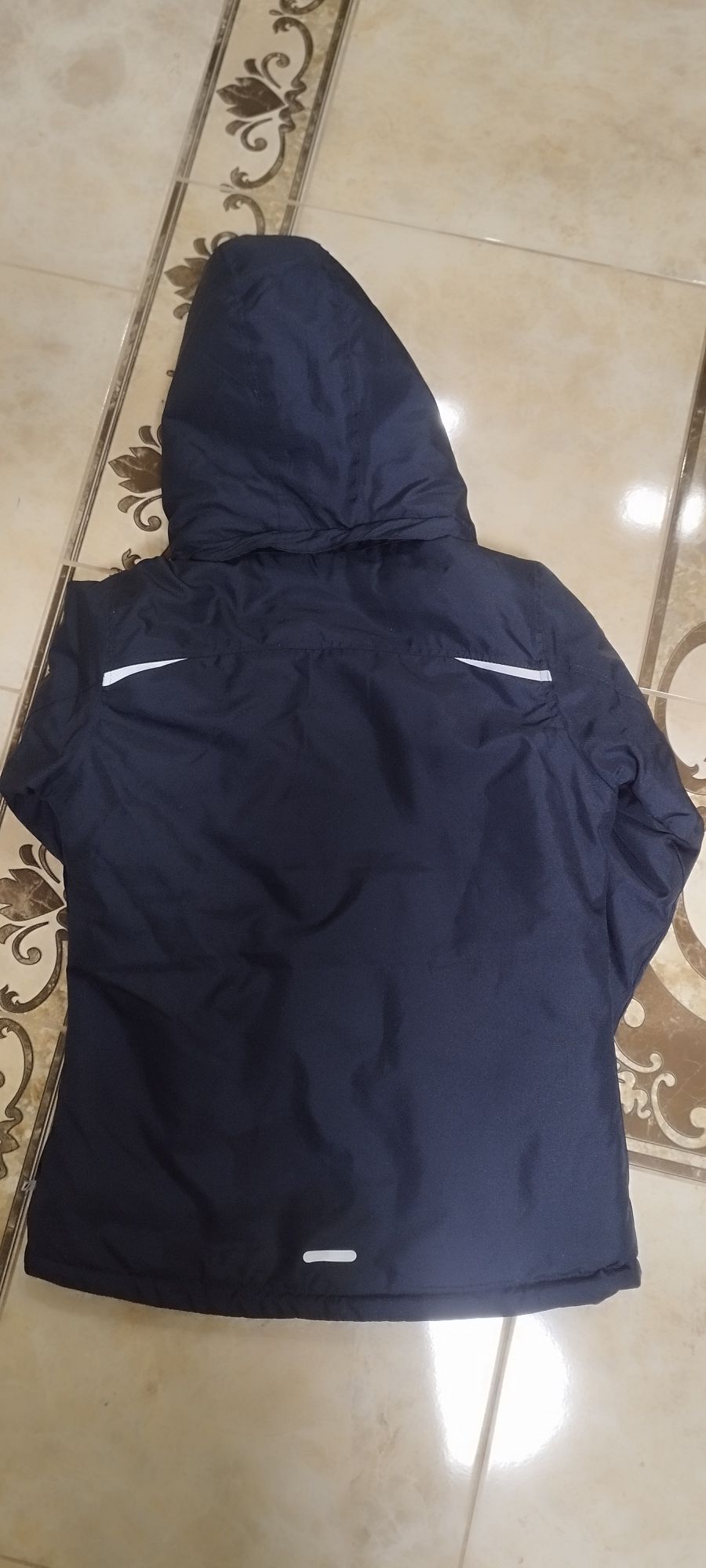 Продам чоловічу куртку.