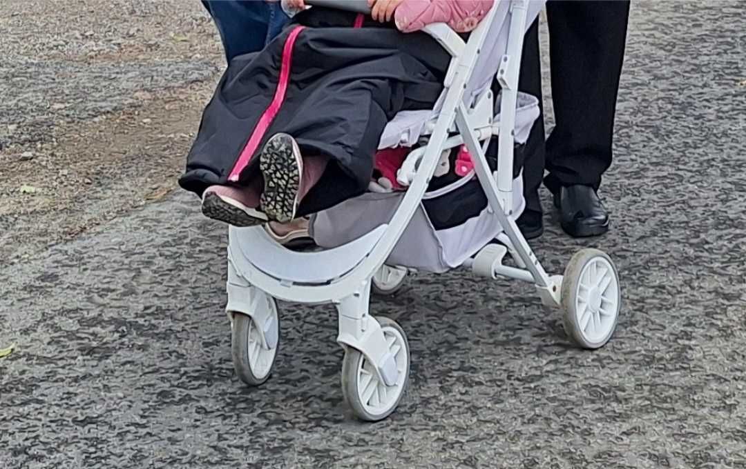 Śpiwór śpiworek otulacz na zimę do wózka na sanki Geggamoja
