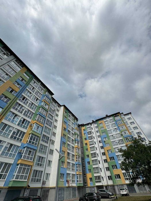 Дешева видова 2-кімнатна в обжитому будинку!