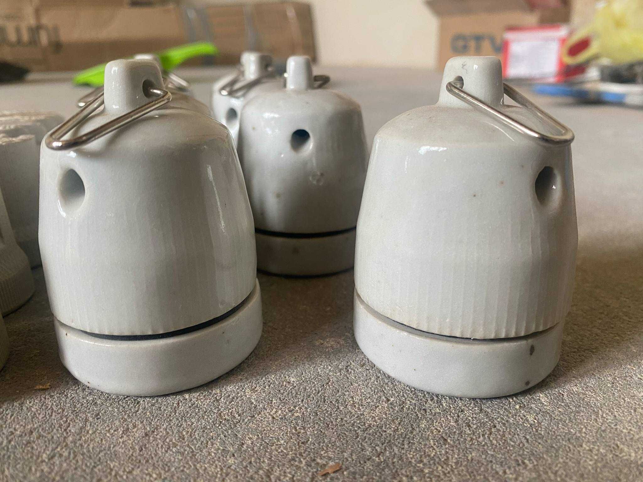 Oprawki ceramiczne na żarówki, kołki do styro, folia pod fundamenty.
