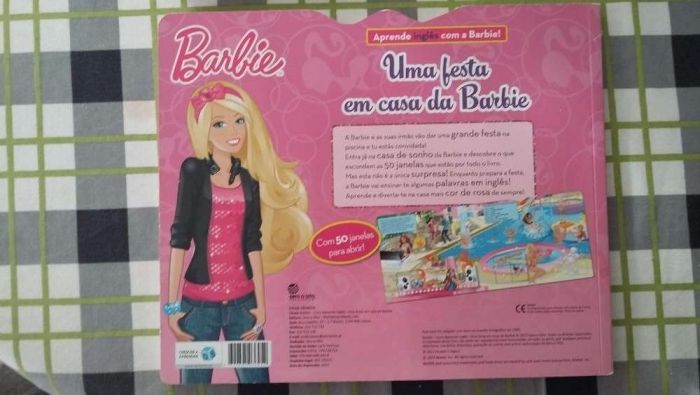 Novo - Livro Uma festa em casa da Barbie'