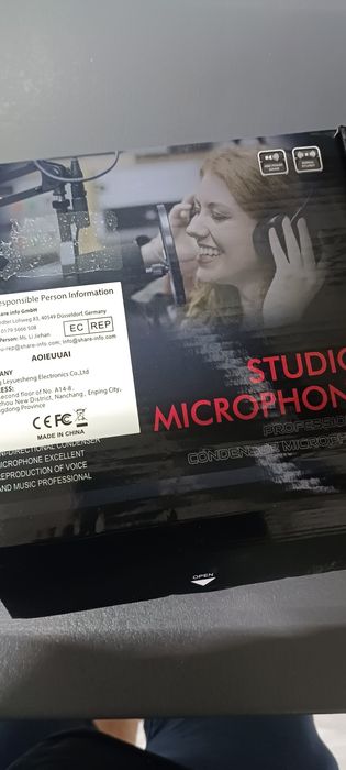 Студийный конденсаторный микрофон