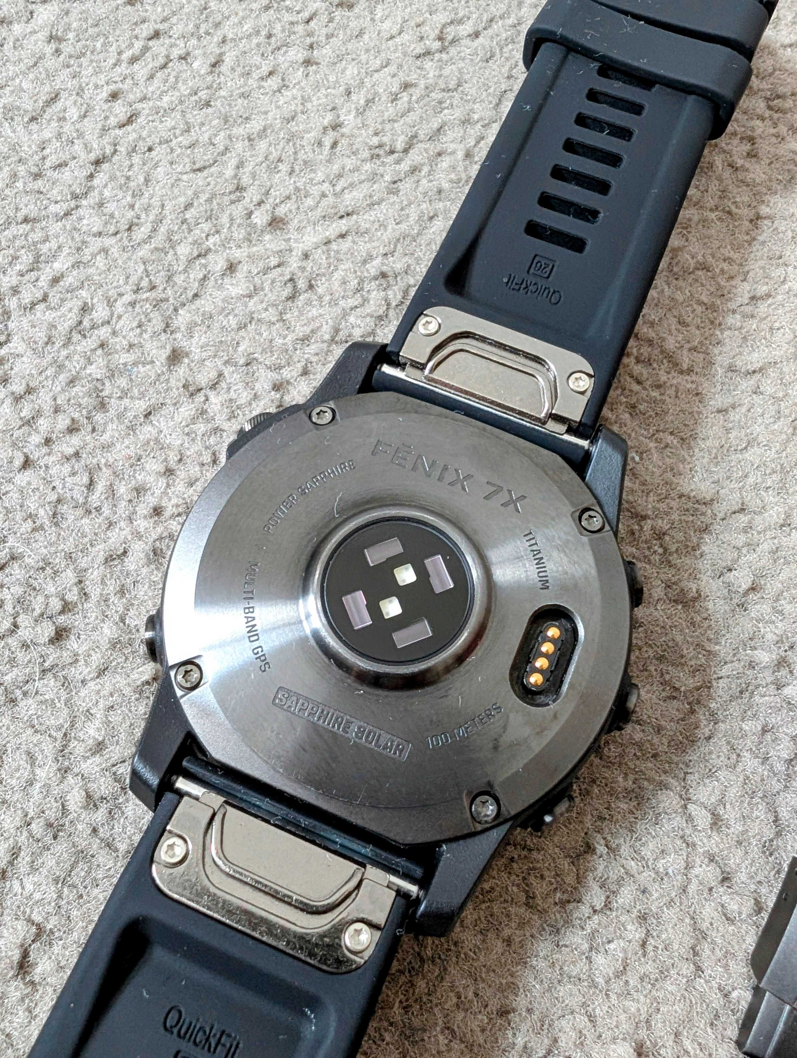 Garmin Fenix 7X Sapphire Solar bransoleta tytan, latarka mapy