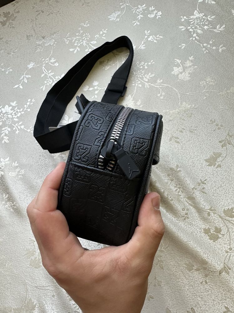 Сумка Air Jordan Monogram Crossbody | Nike, найк, джордан месенджер