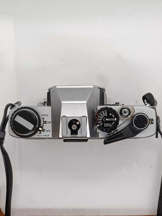 Olympus OM-10 + Olympus OM Zuiko 50mm f/1.8