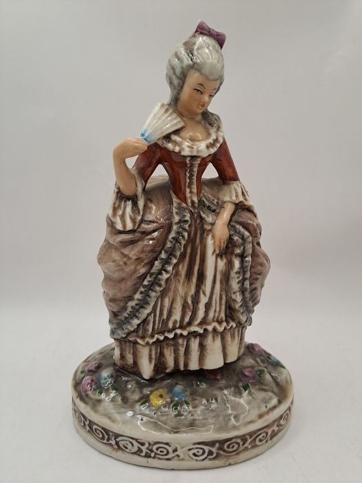 Статуетка. Статуэтка. Графенталь. Дама.