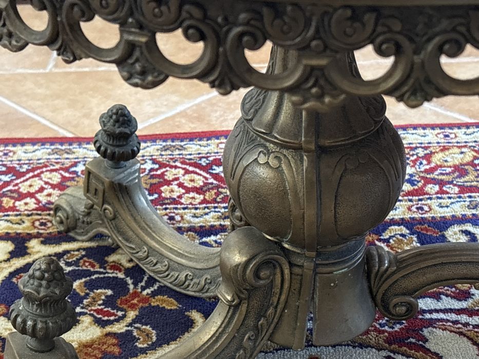 Mesa marmore rosa e latão