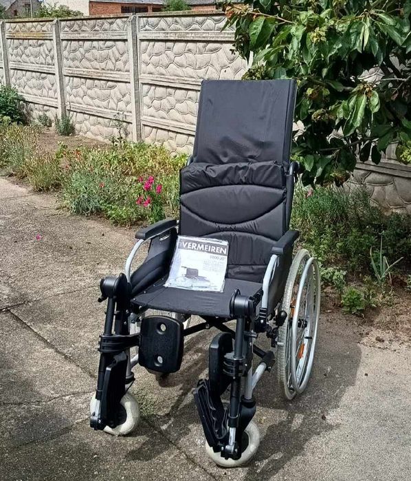 Lekki  wózek inwalidzki specjalny D200 30° regulacja oparcia Vermeiren