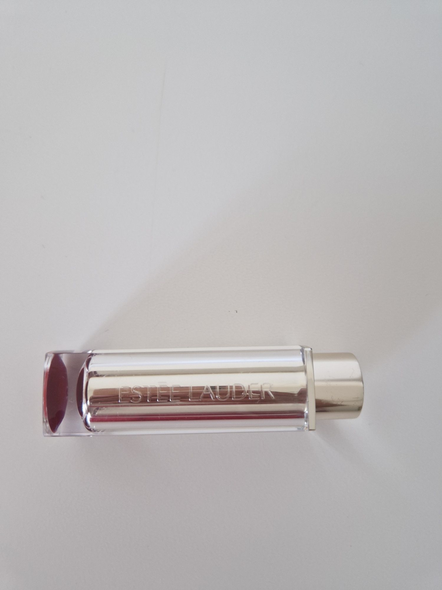 Baton novo estee lauder