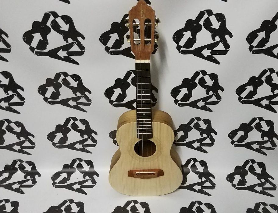 Cavaquinhos e Ukuleles