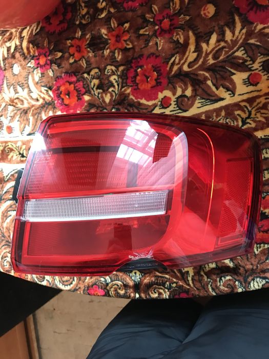 Задний правый фонарь в крыло оригинал!! Jetta 6 use 2015г