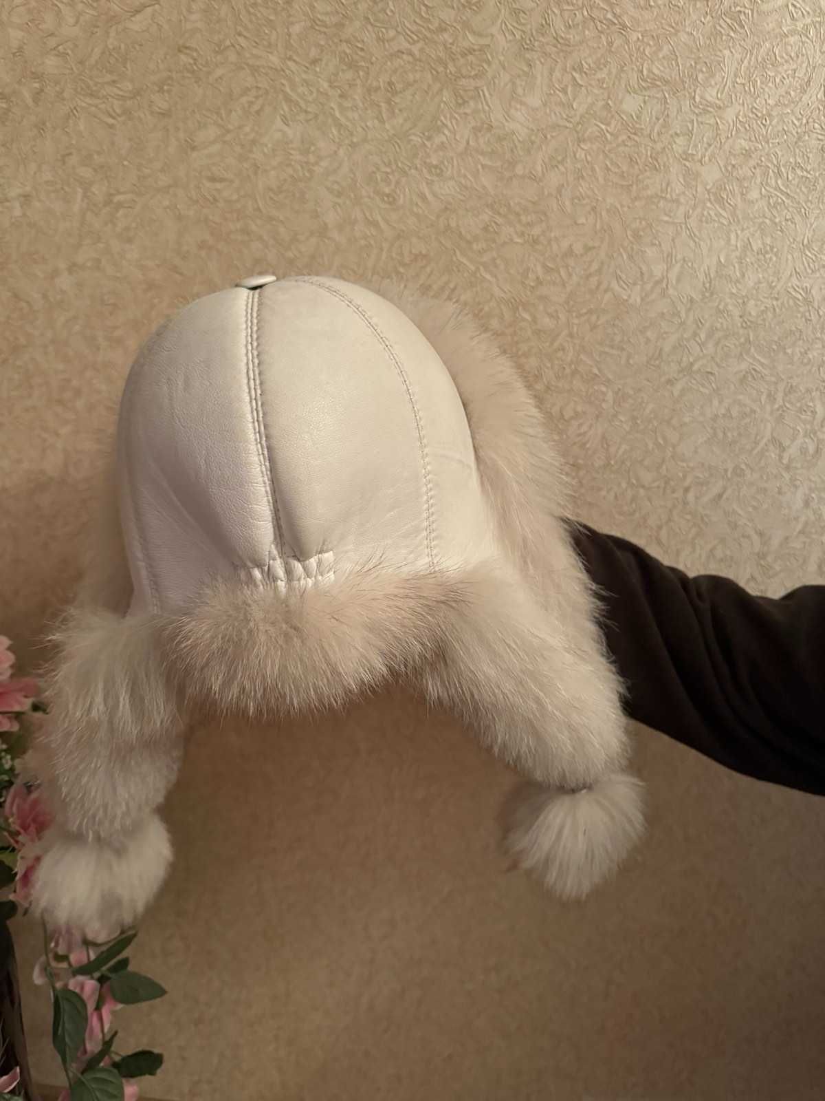 Шапка шкіряна з натуральним хутром