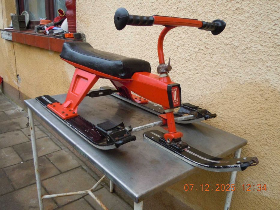 nartosanki PRL całe metalowe łącznie z płozami stan idealny oryginał