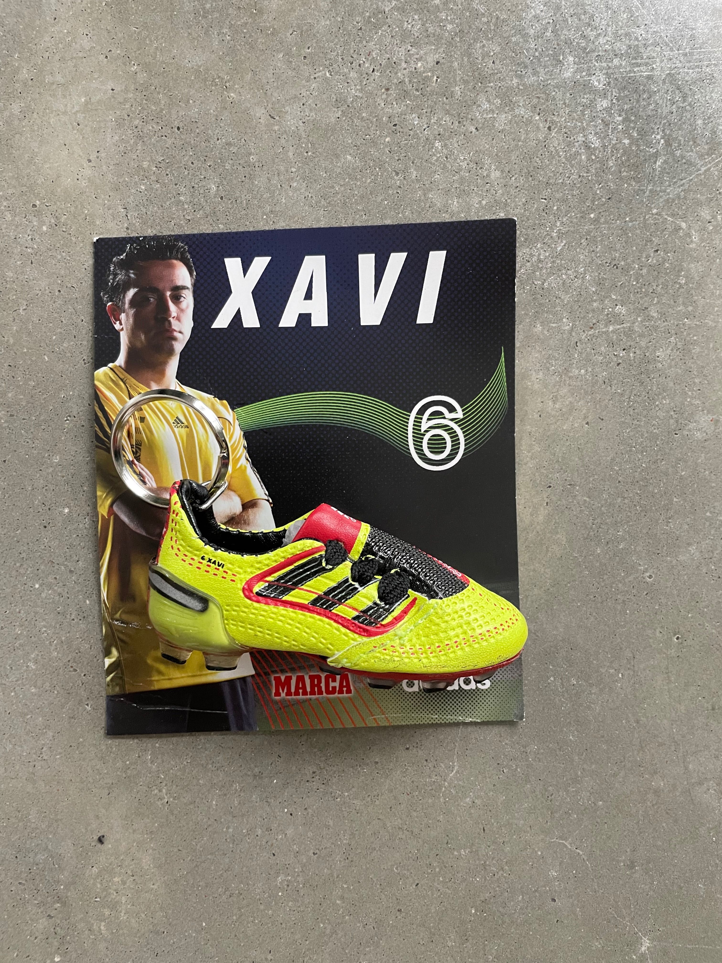 Brelok Xavi Hernandez but (produkt oficjalny adidas)