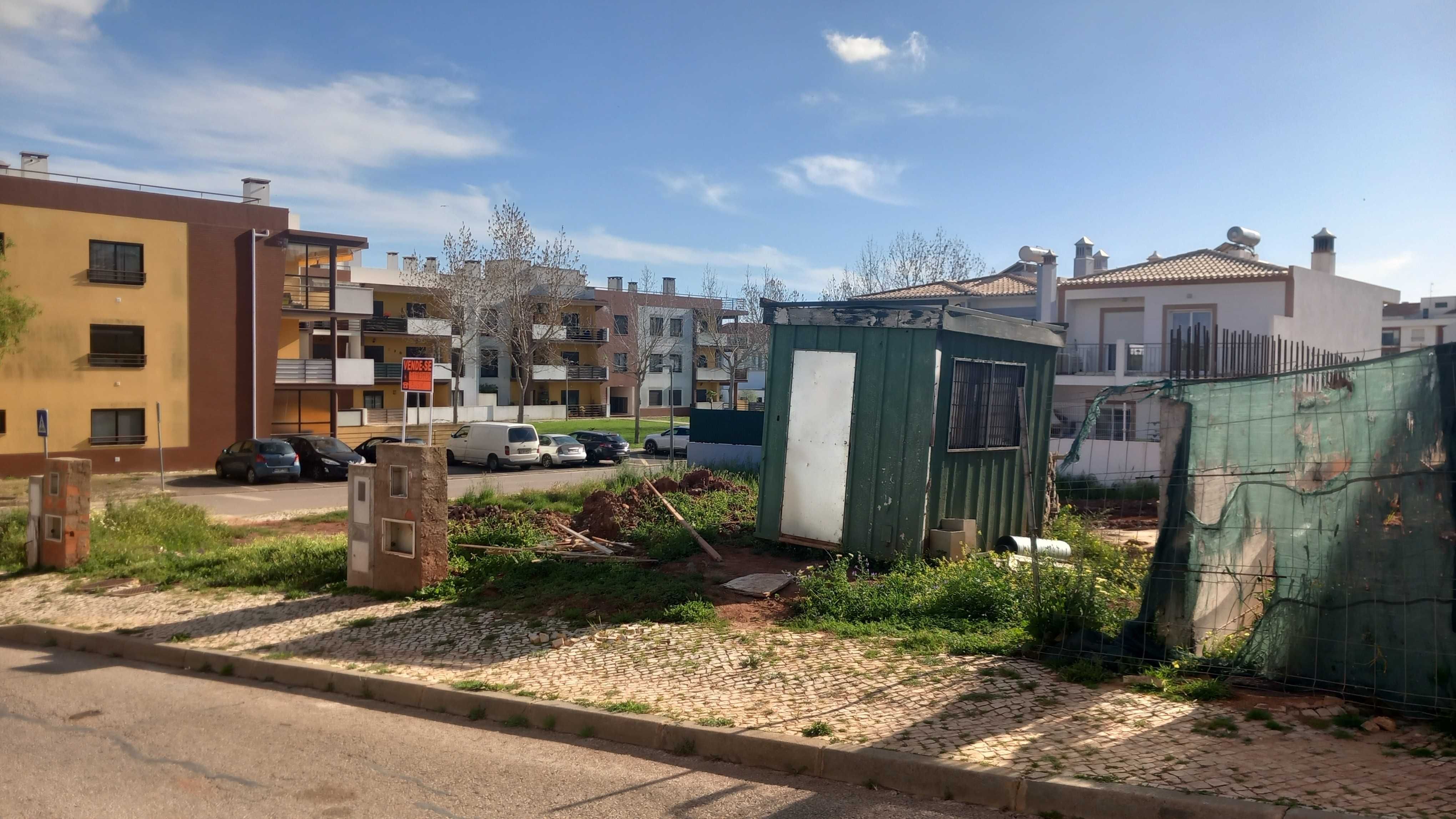 Terreno na Urbanização da Barrada ( Silves )
