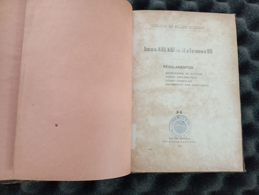Livro antigo brasileiro de 1920