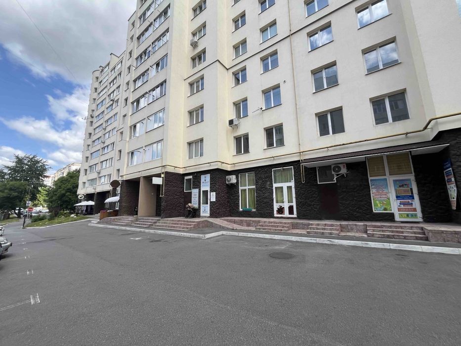 Продаж 3-кімнатної квартири в заселеній новобудові. Виставка. Торг!