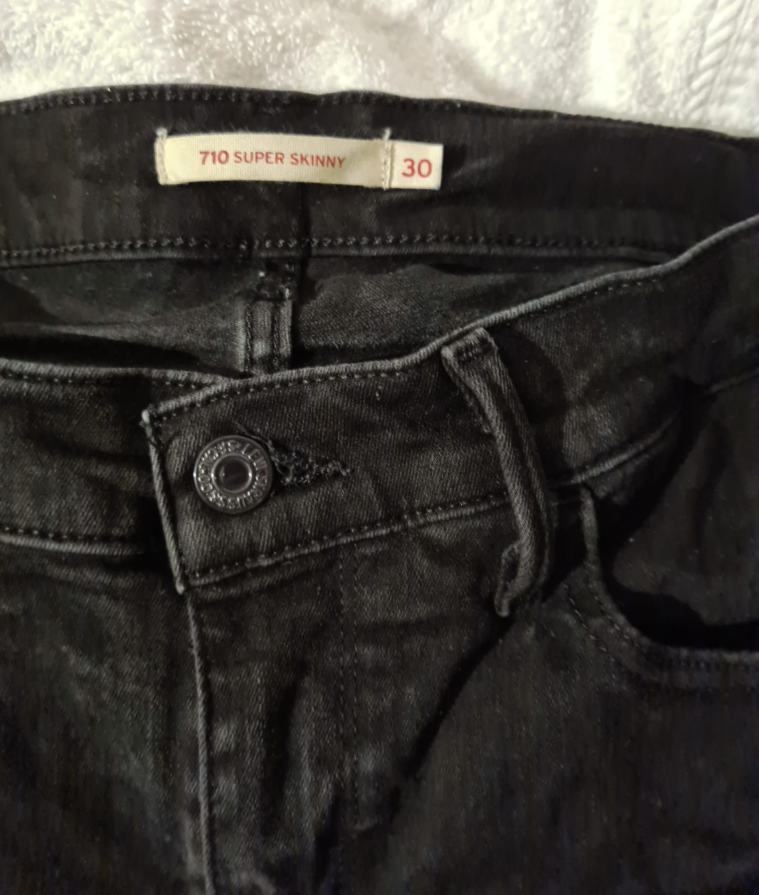 Levi's 710 super skinny 30x30 damskie jeansy czarne rurki