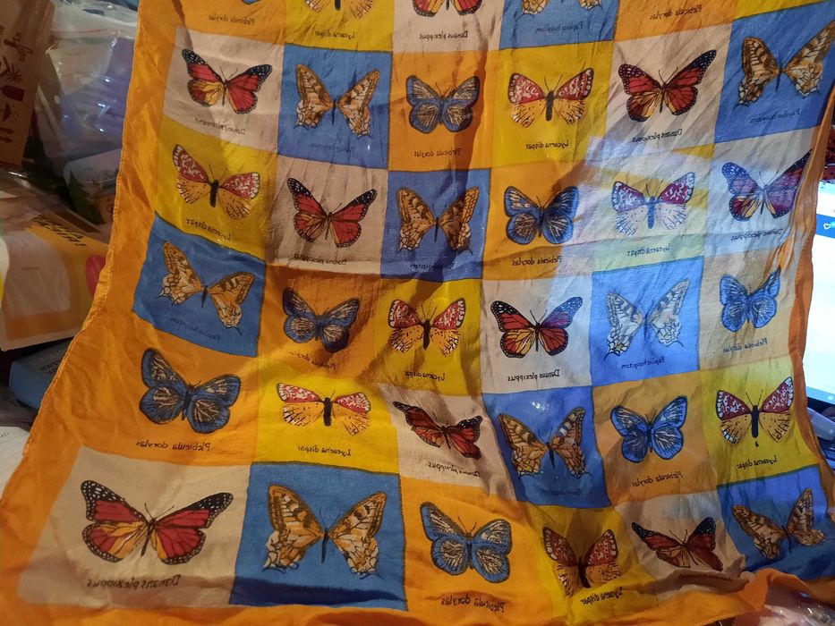 платок легкий бабочки британия небольшой старый но отличный