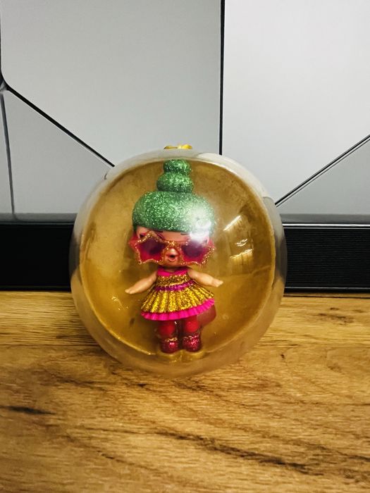 LOL Holiday Present Surprise Tinsel Limited Edition