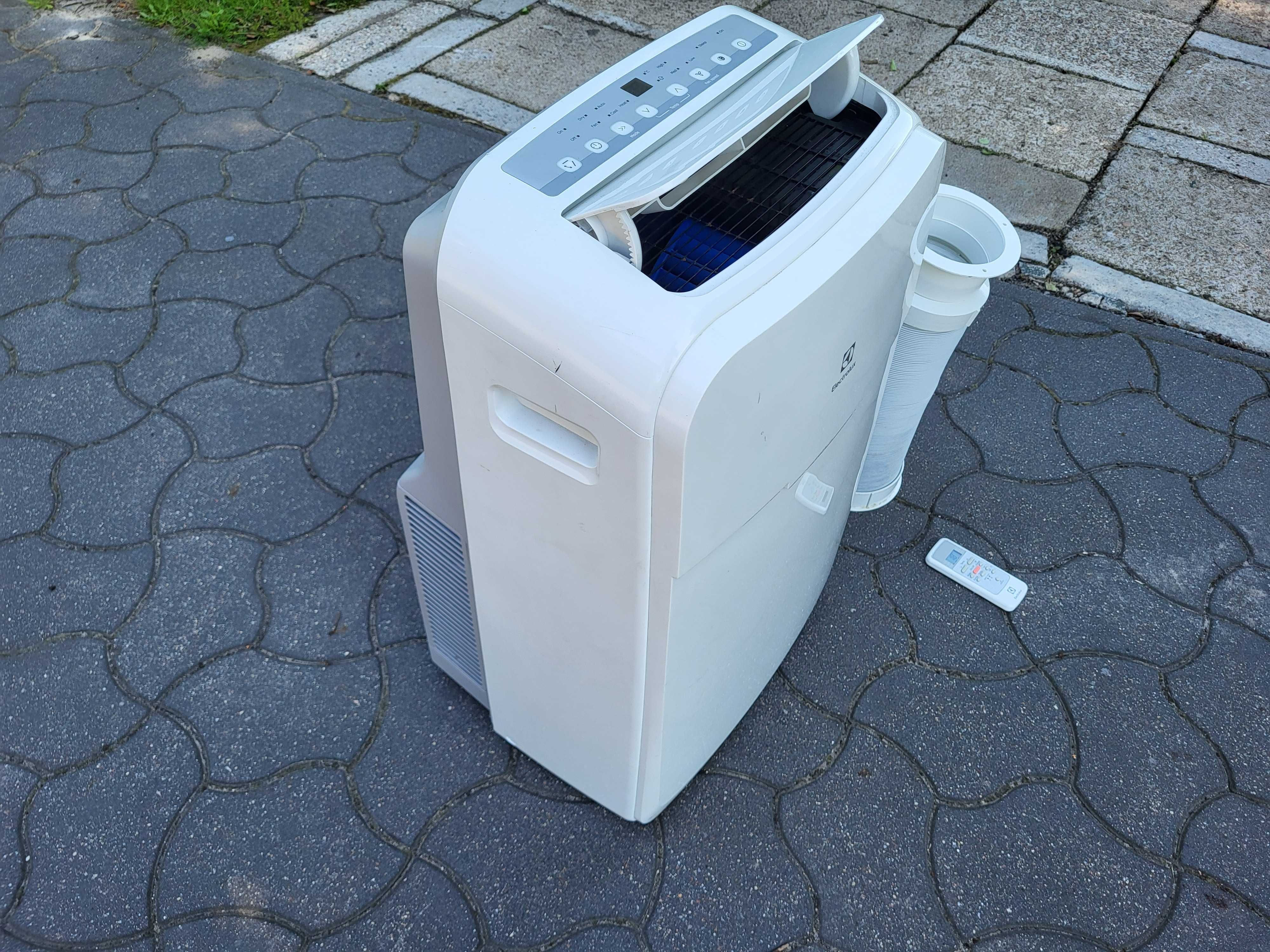 Klimatyzator ELECTROLUX EXP12HN1W6 przenośny na kółkach z pilotem rura