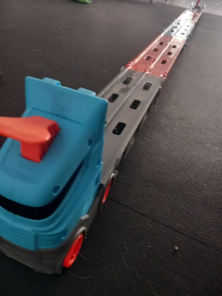 Hotwheels pista e camião