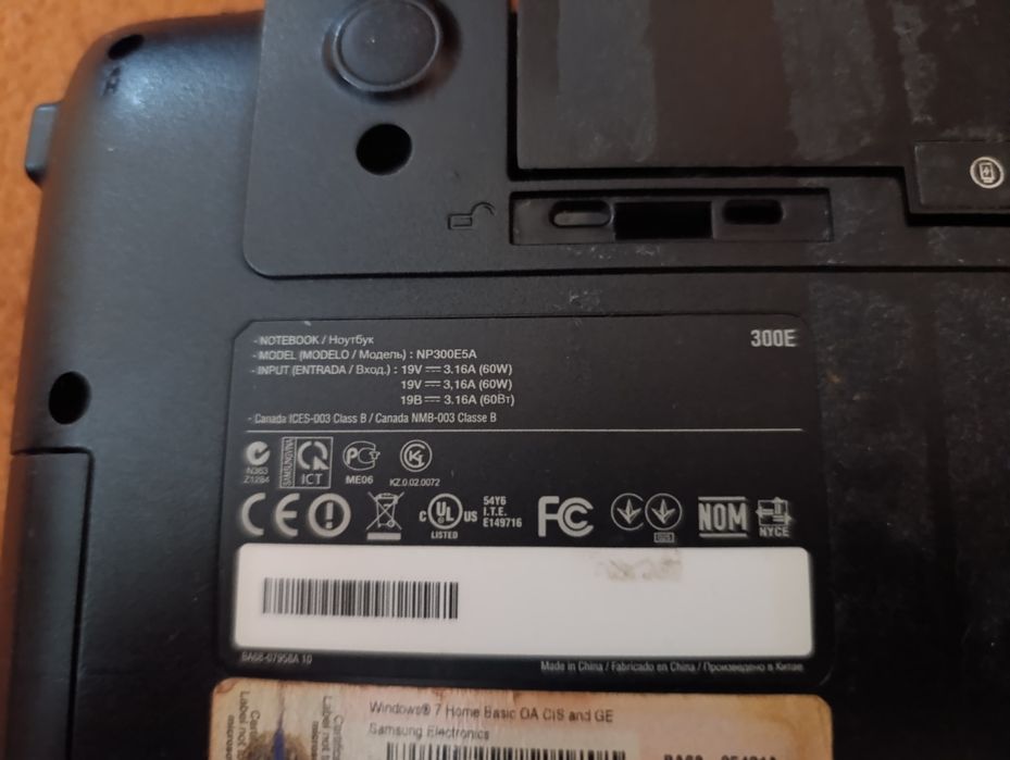 Ноутбук Samsung np300e5a
