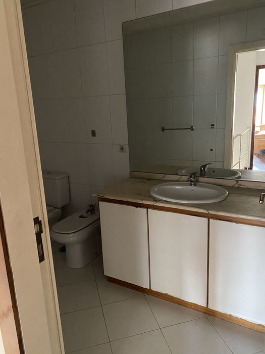 Alugo T2+1 Duplex com garagem Guimaraês/ Azurem