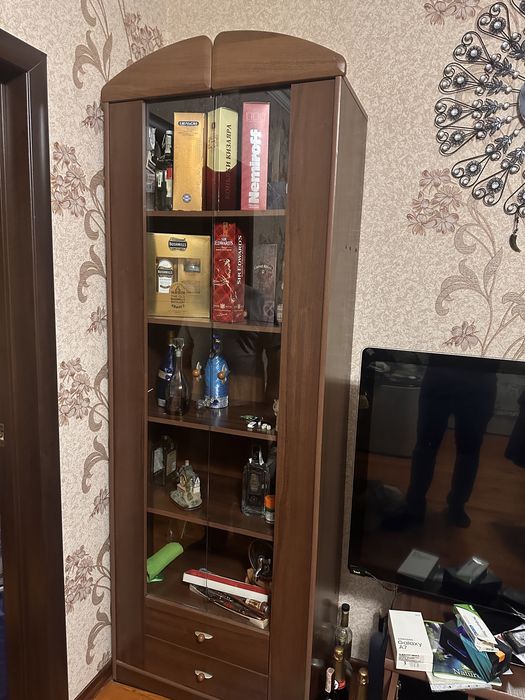 Шкаф Купе,Стол и стулья,Кровати,Продажа  с переездом.Срочно!