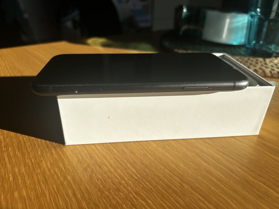 iPhone 11 128GB – czarny, sprawny i zadbany!
