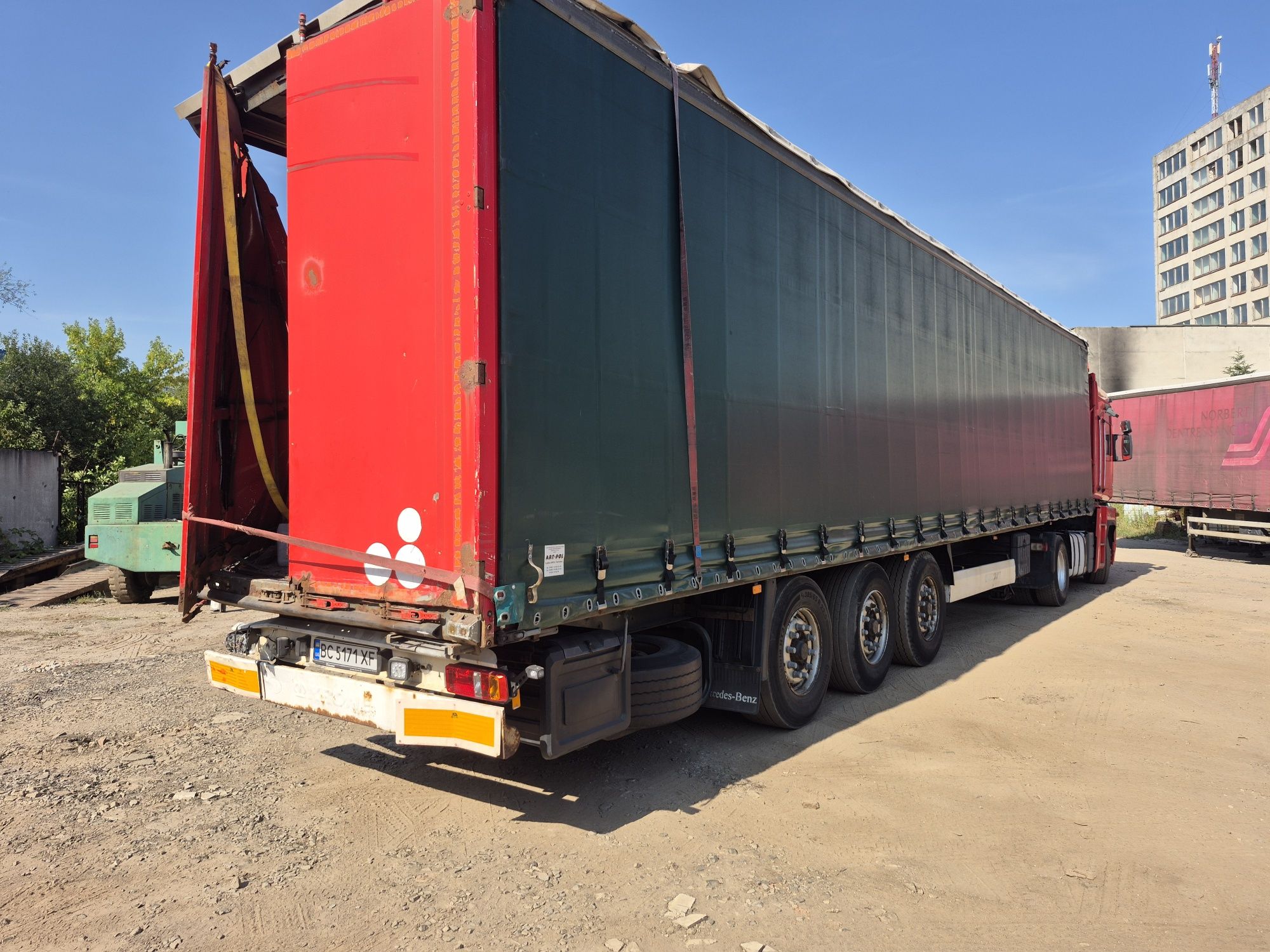 Напівпричіп KRONE SDP27 Осі BPW ECO PLUS