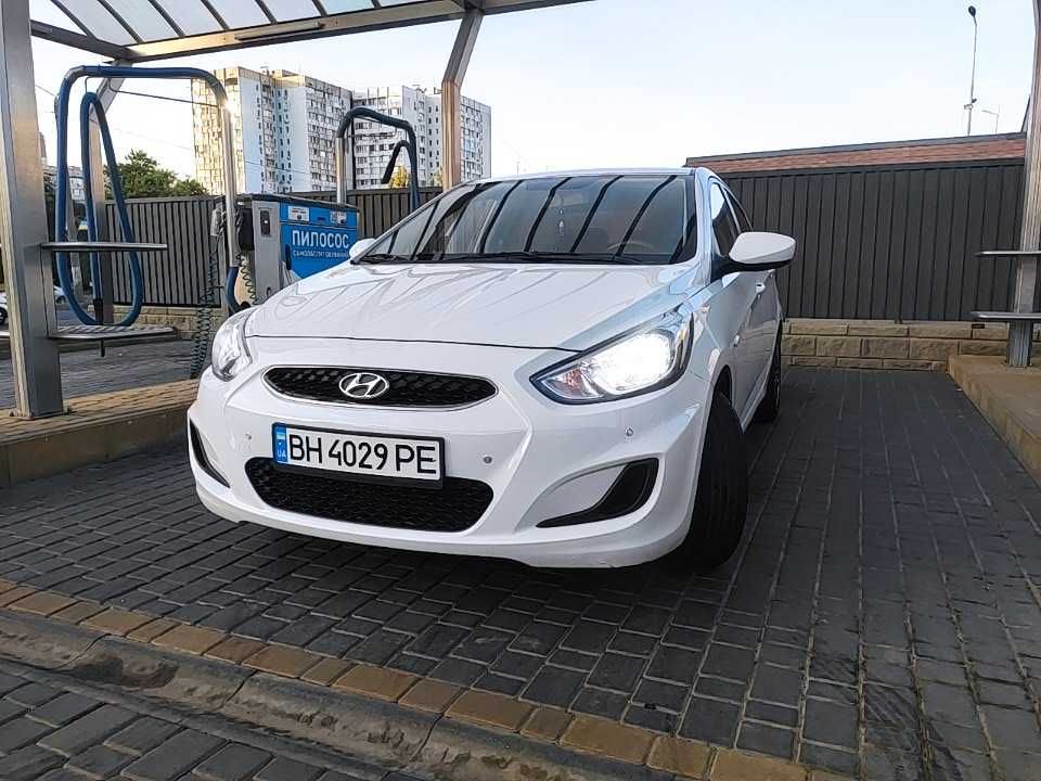 Hyundai Accent 2018 ,состояние отличное,заводской окрас!