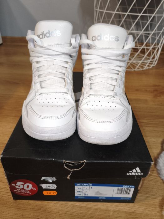 Buty  adidas damskie Entrap MID EG4341 rozmiar 40/2/3 sneakersy