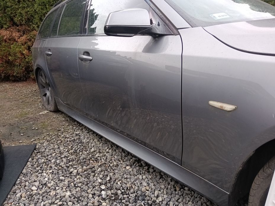 BMW E60 E61 nakładki progowe M PAKIET PRawa lewa progi A52/7 spacegrau