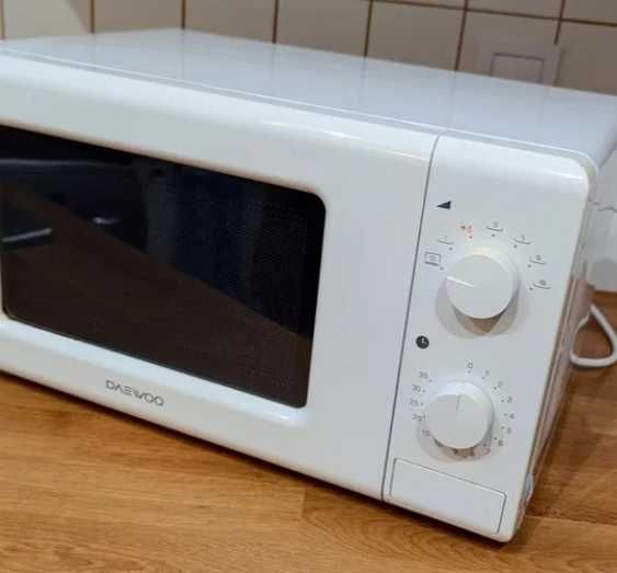 Mikrofalufka po wybuchu jajeczka