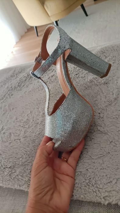 Sandálias n.39 Prateadas e douradas