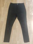 Boohoo dopasowane jeansy z przetarciami L