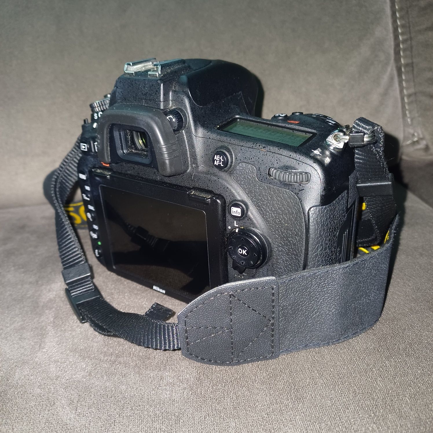 Aparat Nikon d750 Lampa nikon sb600, nikkor af-s 50 mm 1.8, torba hama