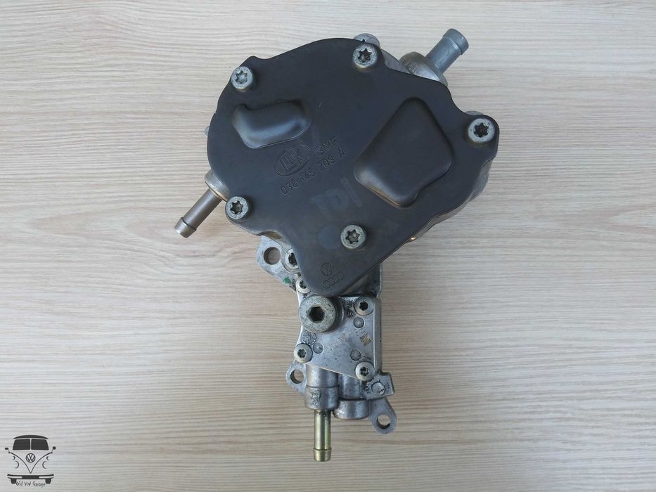 Вакуумный насос (тандемный) (038 145 209 А) Гольф 4 Шкода Пассат Б5