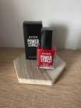 Lakier od paznokci Avon Power Stay red is red