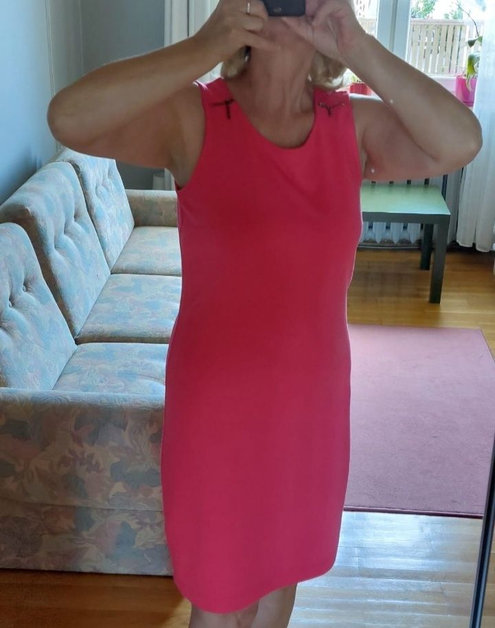 Dzianinoea sukienka bez rękawów. Reserved. Rozmiar M/L