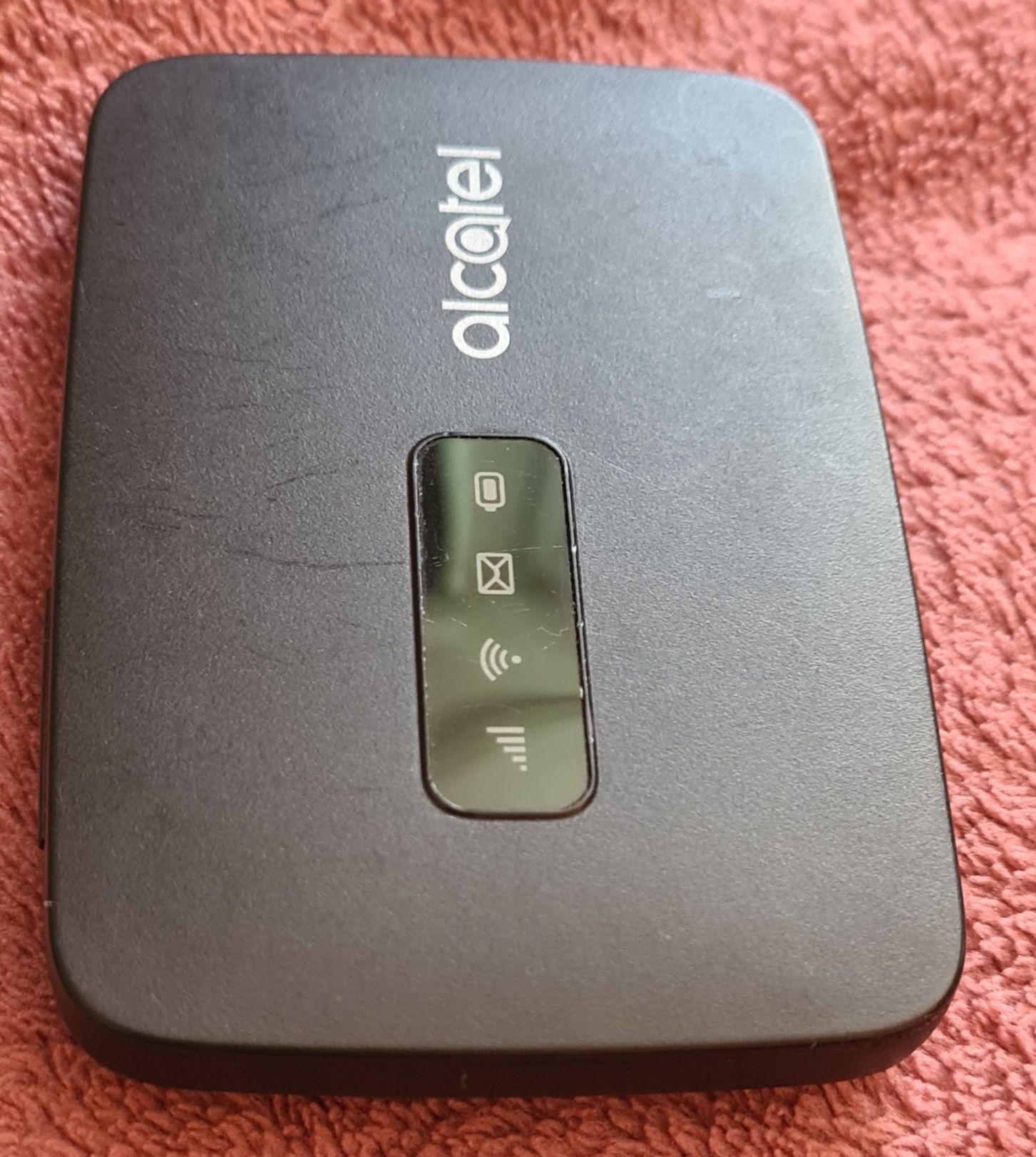 Router alcatel Link Zone 4G.