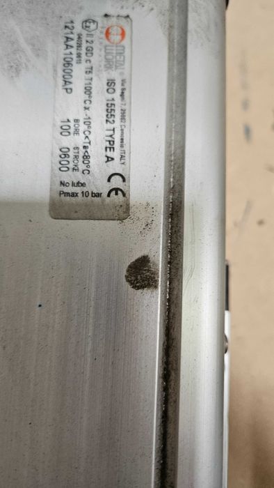 siłowniki pneumatyczne różne rodzaje