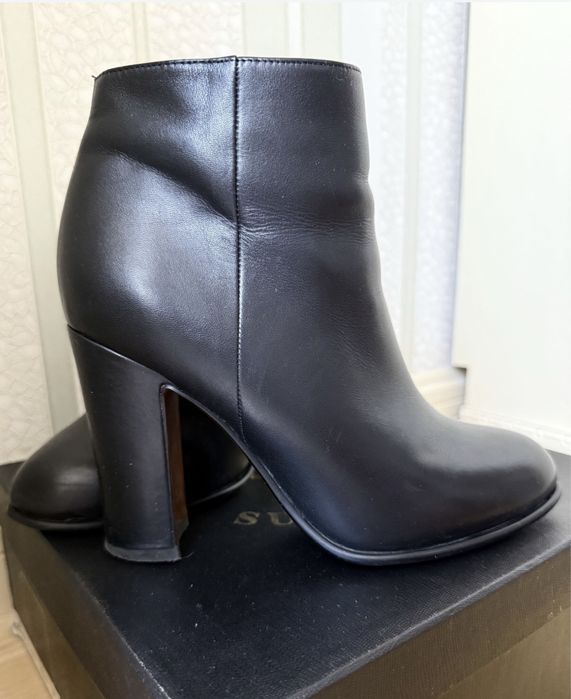 Ботинки, черевики, ботільйони жіночі