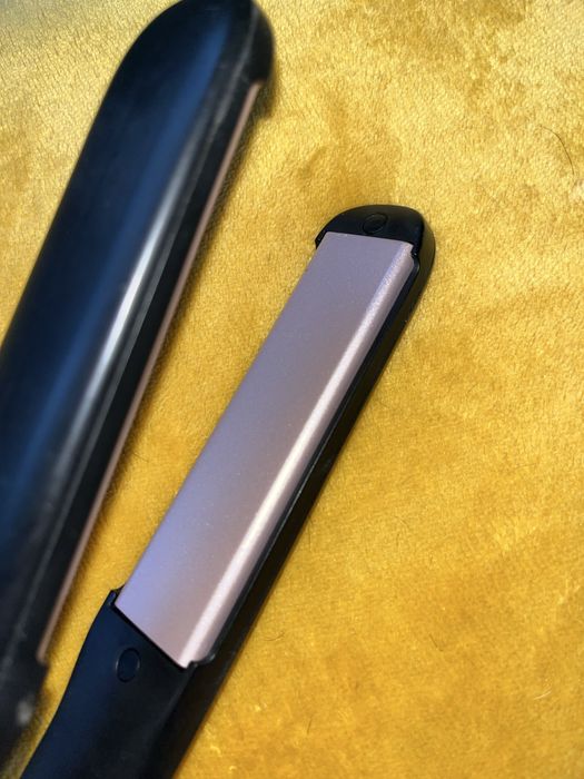 Вирівнювач утюжок для волосся