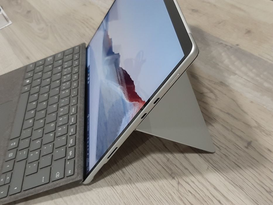 Surface Pro 9 - i7 + Teclado + Sim Pen