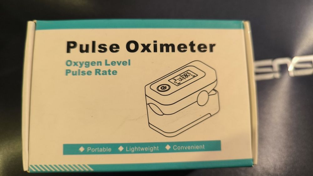 Oxímetro novo na caixa